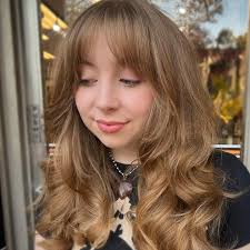 Just a lil bombshell haircut 💥🫶 #cthair #cthairstylist #cthairartists  #cthairdresser #hanzo #layers #bangs #shag #haircut #modernsalon  #behindthechair #skullandcombs #newhaven #newhavenct #newhavencounty  #newhavenconnecticut