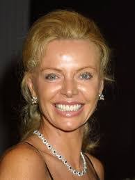 Julie Barth's Instagram, Twitter & Facebook