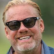 Bradley Hendrix's Instagram, Twitter & Facebook