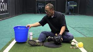 Wilson sporting goods' shigeaki aso — one of the world's leading glove gurus — breaks the process down in the video below. How To Break In A Baseball Glove The Right Way The Hitting Vault