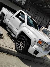 سيارة جمسي تك باب نظيف بدون...