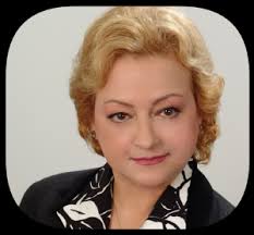 Luminita simte nevoia sa fie protejata, inconjurata de persoanele dragi, ii place sa dea ordine. Zw665rpkdmisjm