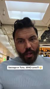 Robbie Norris's Instagram, Twitter & Facebook