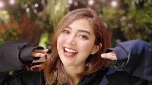 Chacha sherly telah meninggal dunia setelah mengalami kecelakaan maut. Kyvlazvi3iimbm