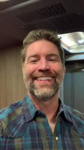 𝗦𝗔𝗬 𝗬𝗘𝗦 𝗜𝗙 𝗬𝗢𝗨 𝗟𝗢𝗩𝗘 JOSH TURNER❤️