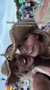 Maisy Hall (@maisyhall1)