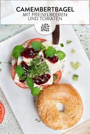 Camembert Bagel Mit Walnussen Und Preiselbeeren Rezept Lebensmittel Essen Fruhstuck Selber Machen Preiselbeeren