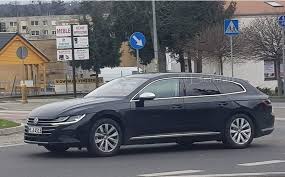 このクルマ長すぎ 新型vwアルテオン ワゴン の試作車が目撃される アウディa4 車 スバル レガシィ