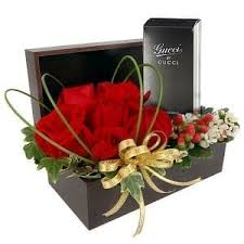 Get his heart racing with stylish threads, gourmet food, gadgets. Valentine Gift For Him Malaysia Perfect Gifts Delivery Premium Online Florist In Malaysia Florygift Deliver Flowers Gifts