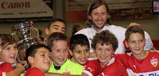 Wir wünschen euch allen nur das beste und natürlich gesund bleiben, schöne fotos knipsen und schicken und glücklich sein. 5 Soccer Plaza Cup Nur Der Vfb Stuttgart War Besser Als Weissenburg Fussballn De