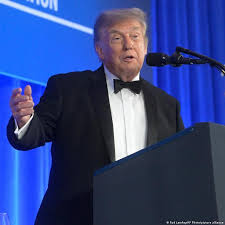 Trump llega a cena de corresponsales tras presunto atentado