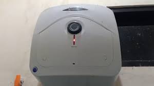 Ulasan #calonteknisi pemanas air aristontype slim 30 series adalah #electrikwaterheater yang termasuk water heater yang irit listrik untuk type 30 liter. Cara Mengatur Suhu Pemanas Air Ariston Youtube