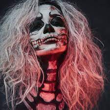 In this section you will find frightening recipes to ente. Halloween Make Up Die Besten Ideen Zum Nachmachen Brigitte De