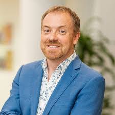 Gary Veale's Instagram, Twitter & Facebook