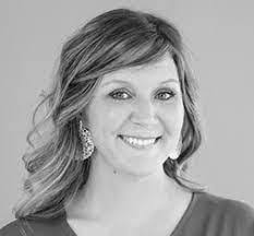 Beth Oravec's Instagram, Twitter & Facebook