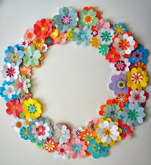 Papierblumen Basteln Mit Kindern Kunterbunter Kranz In 2020 Papierblumen Basteln Blumen Basteln Mit Kindern Papierblumen Mit Kindern Basteln