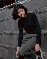 Nike ardilla amel mengaku sebelum viral sudah ada yang bilang kalau dia mirip artis kelahiran tahun 1995 itu. 10 Potret Amel Yang Viral Disebut Mirip Nike Ardilla Wajah Manisnya Bikin Kangen Sekaligus Merinding Kapanlagi Com