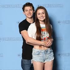 Doch nun hat er eine. Tom Meeting Fans At Comicpalooza I M So Jealous Omg I Want Yo He Her So So Bad Tom Holland Girlfriend Tom Holland Spiderman Tom Holland