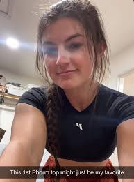 Honey, you're looking at my post, and you can't even say hi to me or you  don't love me anymore 💔it's me Hannah Barron i love you all ♥️