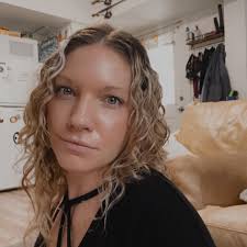 What are the concerns with staying at Las Brisas in Corolla, Outer Banks?