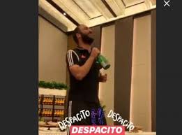 Maybe you would like to learn more about one of these? Cr7 Fa Piangere Madame Le Altre Cantanti Italiane In Ascesa Foto Primapagina Calciomercato Com