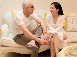 Bunga zainal (lahir di jakarta, 23 maret 1987; Tampilan Kece Sukhdev Singh Produser Tajir Suami Bunga Zainal Okezone Lifestyle