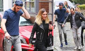 Er hielt nicht einen einzigen der elf elfmeter, die der fc villarreal schoss, den letzten verwandelte der kollege rulli. David De Gea Out For Lunch With Wife Edurne In The Rain Daily Mail Online