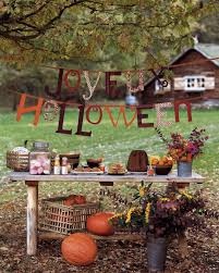 Un Jardin Decore Pour Halloween Shake My Blog Citrouilles D Automne Banderole Halloween