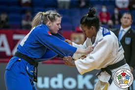 Primeira mulher medalhista olímpica de esportes individuais #judô bronze olímpico pequim campeã mundial universidade. Judoinside Ketleyn Quadros Judoka