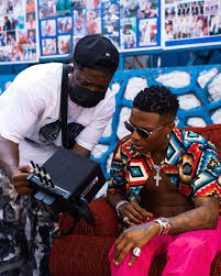 Essence by wizkid & tems. Pawa9ja Com Wizkid Essence Ft Tems Video Out Now Facebook