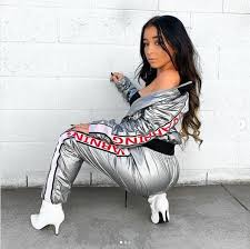 Check spelling or type a new query. Tik Tok Royaume De La Petite Fille Hyper Sexuee