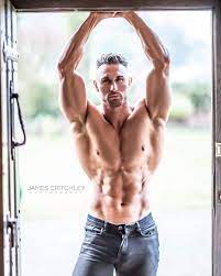 クレヨン しんちゃん tv 版 傑作 選 dvd ラベル. Ben Dudman Fitness Model Facebook