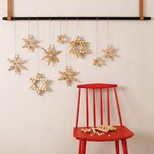 Kostenlose Anleitung Sterne Aus Holzkugeln Basteln Passendes Material Jetzt Online Kaufen Schnel Minimalistisch Weihnachten Weihnachtsdeko Basteln Holzkugeln