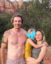 Dax shepard had the perfect photo to share when it came to celebrating wife kristen bell on mother's day this year. Dax Shepard Thanks Fans For Their Support After Revealing He Relapsed I Am Really Really Grateful 9celebrity