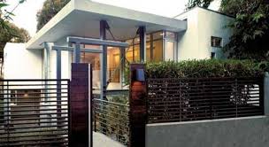 Kayu jati terkenal dengan kualitas yang baik untuk digunakan sebagai bahan utama membuat furniture, seperti. 60 Model Pagar Rumah Minimalis Besi Dan Kayu Desain Apik