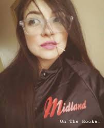 Anabel Luna (@simplylunallena)