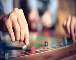 Un juego espectacular que todo fan de los juegos de mesa debería conocer y que ya incluso cuenta con varias expansiones y versiones, como ciudades y en 7 wonders te sumerges en una civilización antigua con el objetivo de convertirte en el mejor constructor y pensador, fundar maravillas y llevar a. Juegos De Mesa Clasicos O Tradicionales Donde Comprar Los Mejores 2021
