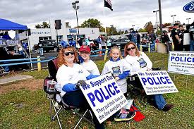 Hundreds rally in Springfield to show support for law enforcement