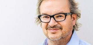 Jan sverak spent his studies at famu documentary department and graduated in 1988. Zdenek Sverak Agentura Kotkovych Zakulisi Vztahy Odklaneni Penez Z Divadla Smoljakuv Syn Vybusne Promluvil Parlamentnilisty Cz Politika Ze Vsech Stran