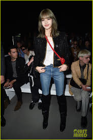 Bts reaction to blackpink lisa solo stage 블랙핑크 리사 직캠 (take me + swalla) / 2019 world tour in sydney. Blackpink S Lisa Steps Out Solo For Celine Paris Fashion Show Photo 4313350 Blackpink Lisa Pictures Just Jared