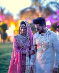 Sarah khan and falak shabor have got married and the fans of pakistani showbiz are going gaga over their falak and sarah have done their engagement, mayoon, mehndi and wedding within 24 hours, and we are nikkah cermony of falak shabir and sara khan.#falakshabir pic.twitter.com/oohrip9zfe. Sarah Khan And Falak Shabbir New Wedding Pictures Reviewit Pk