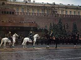 Провести парад раньше не представлялось возможным. Parad Pobedy V Moskve 1945 Kino Otr Obshestvennoe Televidenie Rossii