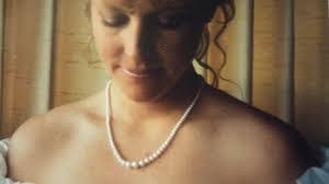 Sarah Munroe's Instagram, Twitter & Facebook