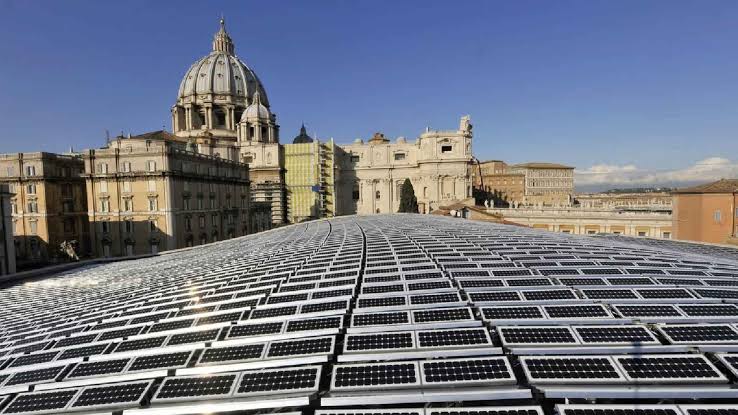The Vatican put 2,400 solar panels on an audience hall roof and now wants  to cover