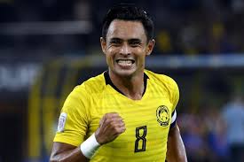 Video nakal mirip penyerang bola sepak kebangsaan mohd zaquan adha abdul radzak kembali menjadi tatapan warga twitter sejak beberapa hari lalu. Melayubestari Berita Sana Sini Zaquan Adha Suami Ayu Raudah Buat Video Lucah Tunjuk Anu