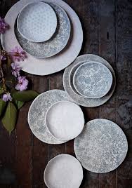 Uzerine Degil Yemek Sos Bile Koymanin Yasak Olabilecegi 22 Tasarim Tabak Yemek Com Comlek Isler Tabak Tasarim