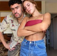 Su primer encuentro fue tras un concierto del dúo urbano zion y lennox en puerto rico. Novia De Bad Bunny Updated Their Profile Novia De Bad Bunny Facebook