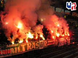 Předkola ligy mistrů nad rapidem vídeň 2:0 a navzdory porážce 1:2 z úvodního utkání postoupili do 3. Ac Sparta Praha Sk Rapid Wien Ultras Rapid