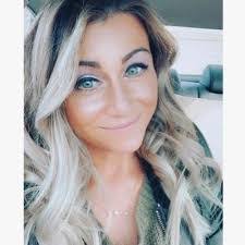 Abbey Potts's Instagram, Twitter & Facebook