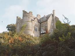 The britons, a celtic tribe, who first settled in the area that is now wales, had already begun to identify themselves as a distinct culture by the sixth century c.e. 20 Fun Facts About Wales Wales Trivia Challenge Where Goes Rose